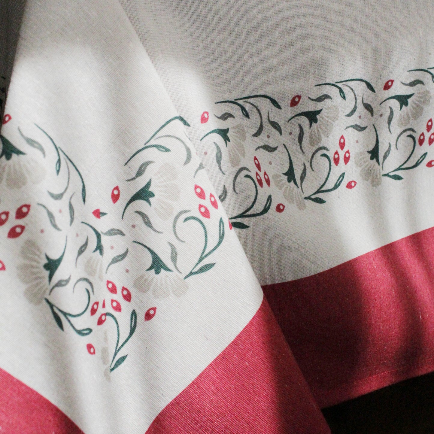 Rouge Tablecloth