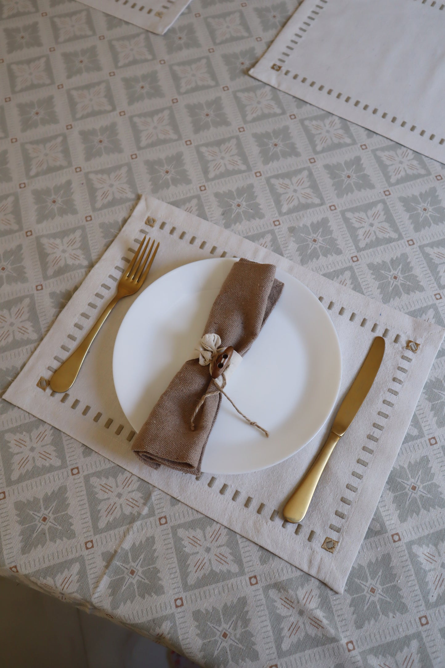 Mural Embroidered Placemats