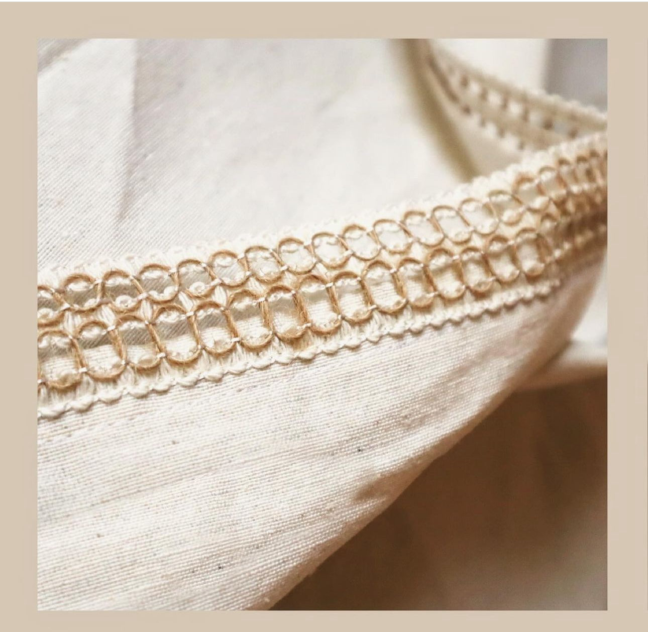 Bolo Thin Boarder Tablecloth