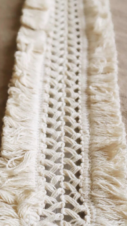Bolo 3D Macrame Boarder Runner