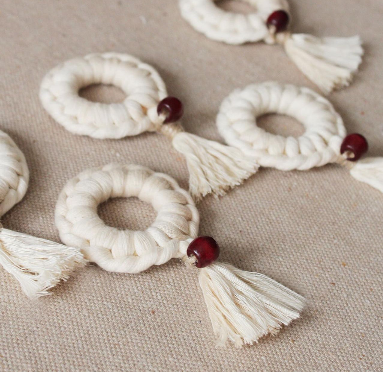 Knoll  Napkin Ring Set of 8 Pieces