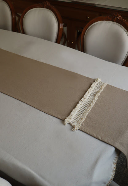 Bolo 3D Macrame Boarder Runner