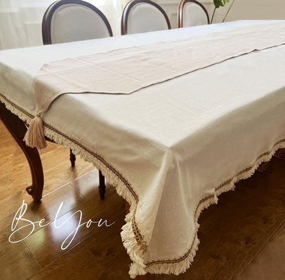 Bolo Wide Boarder Tablecloth