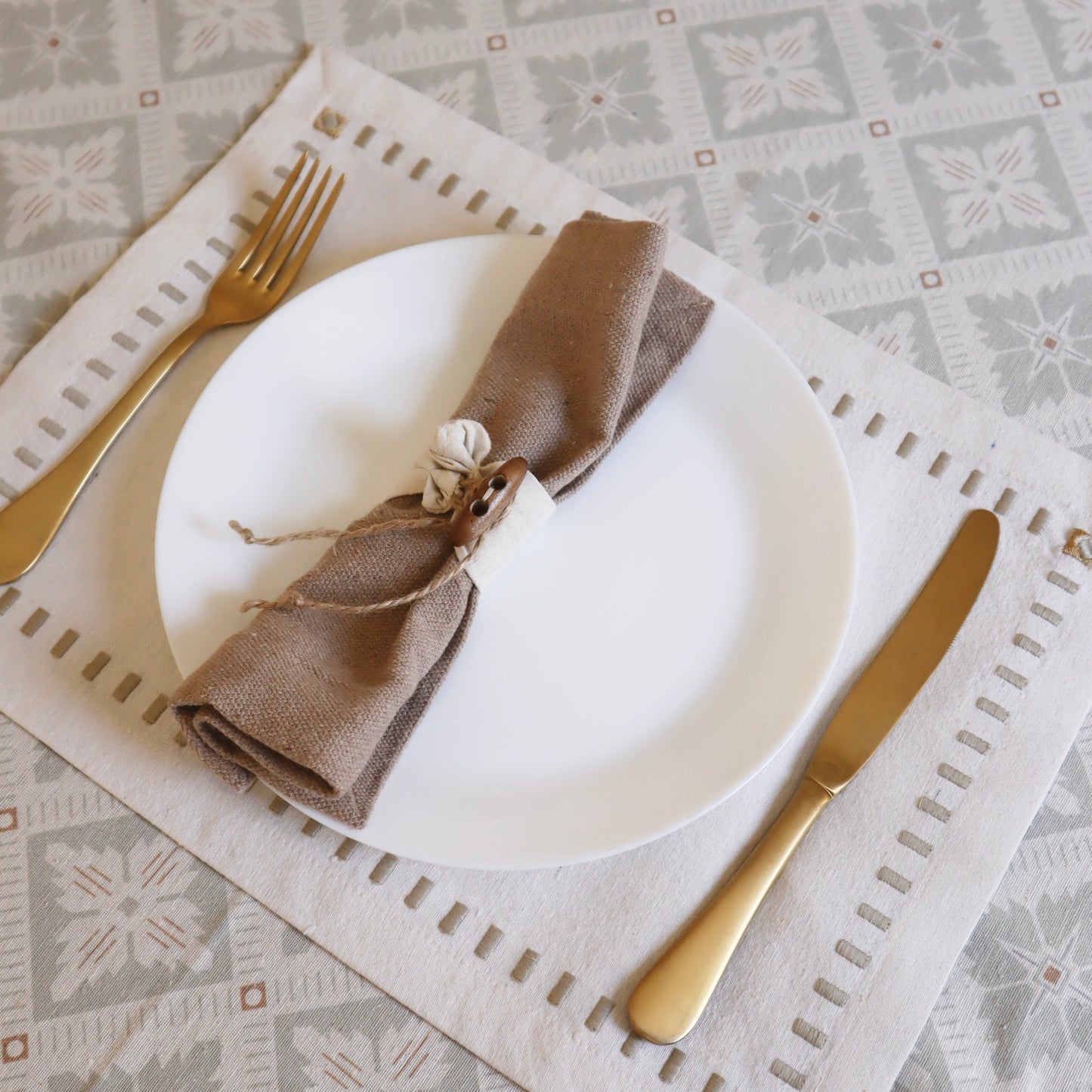 Mural Embroidered Placemats